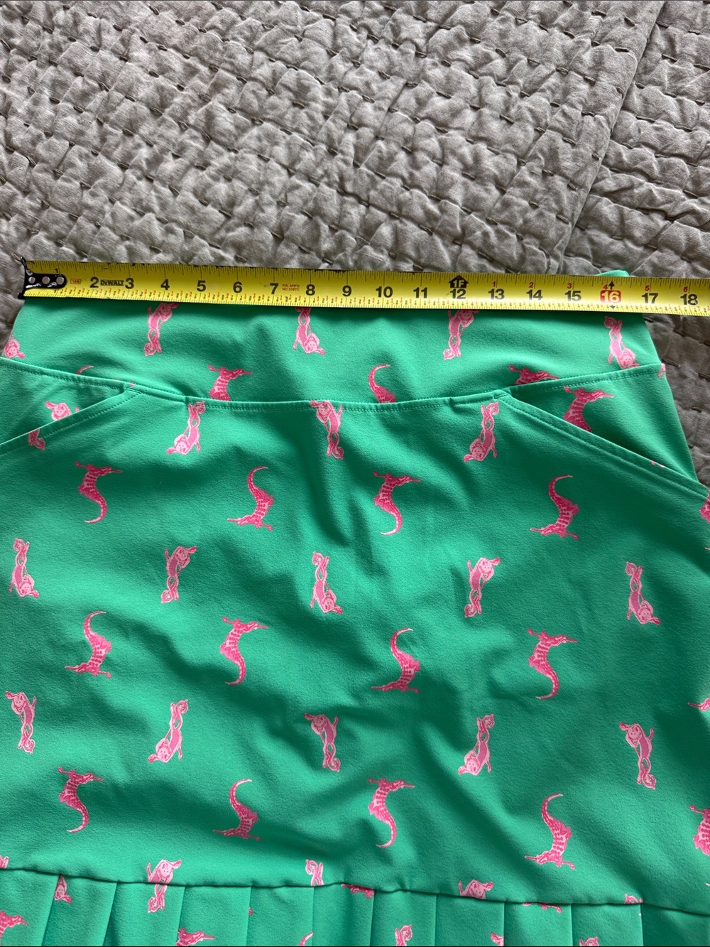 Lilly Pulitzer Green Mini Skirt with Pink  Golfing Alligator Motif - Picture 4 of 6